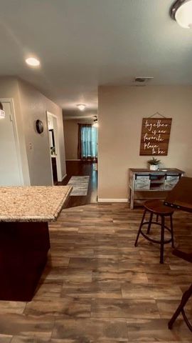 1831 Sherwood Forest Street 28, Houston, TX 77043
