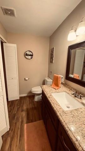 1831 Sherwood Forest Street 28, Houston, TX 77043