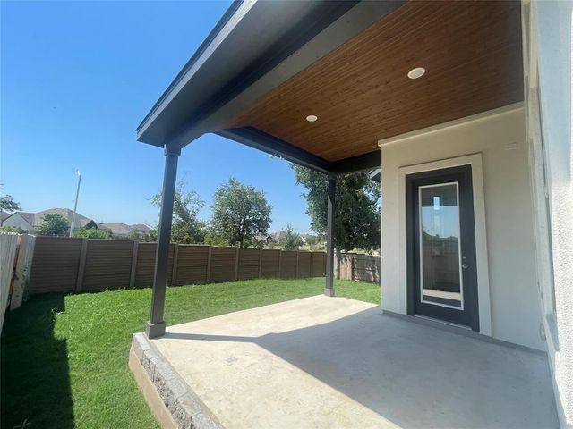 185 Monroe DR, Kyle, TX 78640