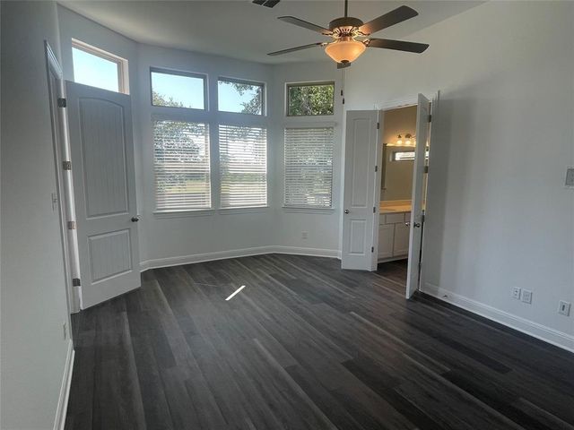 185 Monroe DR, Kyle, TX 78640