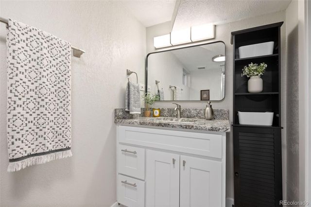 4806 E 19th Avenue, Denver, CO 80220