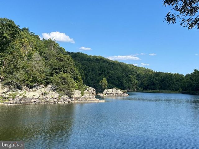 11940 RIVER RD, Potomac, MD 20854