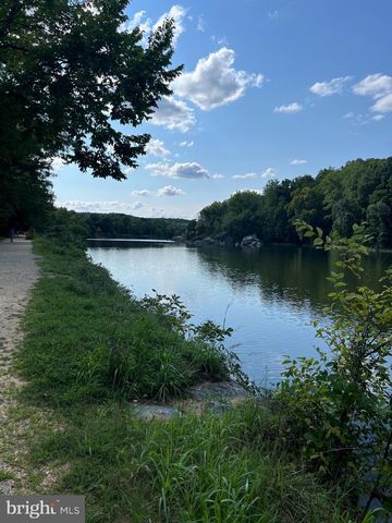 11940 RIVER RD, Potomac, MD 20854