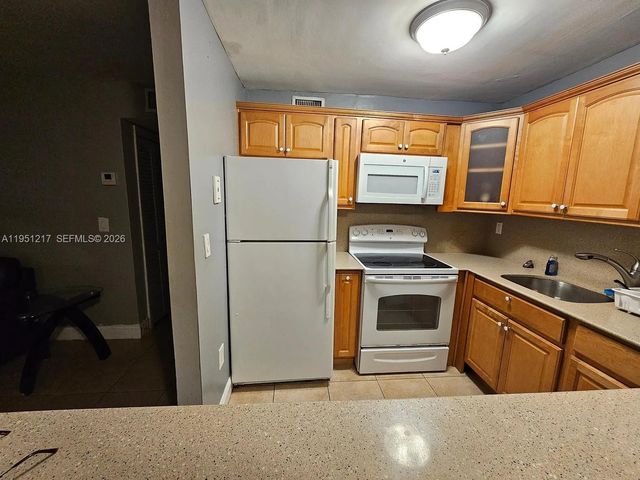 1100 Salzedo St 1A, Coral Gables, FL 33134