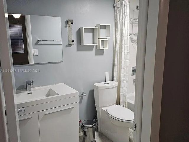 1100 Salzedo St 1A, Coral Gables, FL 33134