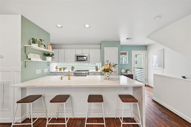 6140 Grand Boulevard, Houston, TX 77021