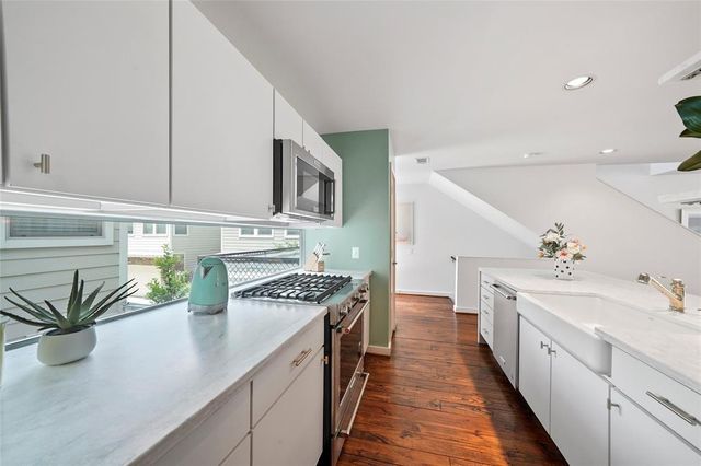 6140 Grand Boulevard, Houston, TX 77021