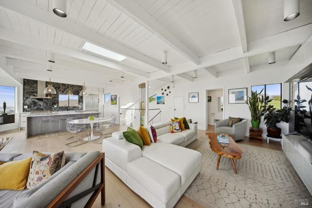 21002 Heron Dr, Bodega Bay, CA 94923