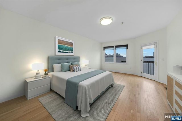 118 The Promenade, Edgewater, NJ 07020