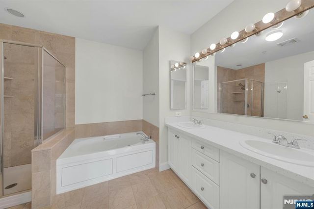 118 The Promenade, Edgewater, NJ 07020