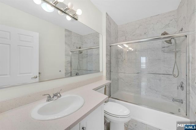 118 The Promenade, Edgewater, NJ 07020