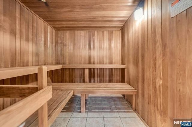 118 The Promenade, Edgewater, NJ 07020