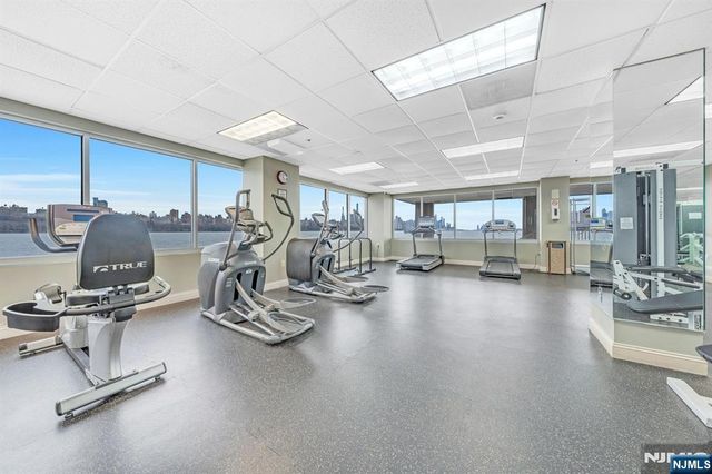 118 The Promenade, Edgewater, NJ 07020