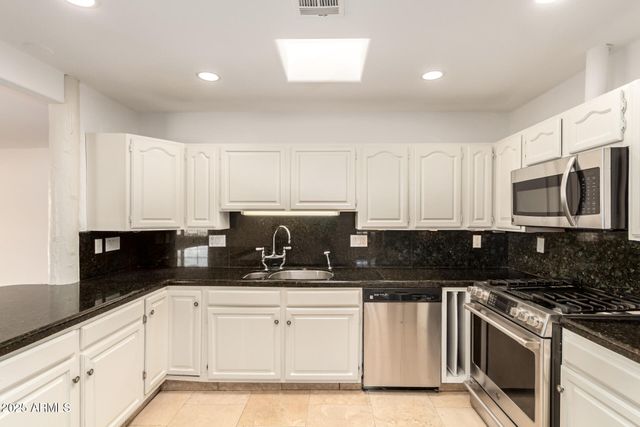 7726 E KIMSEY Lane, Scottsdale, AZ 85257