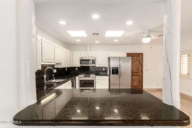 7726 E KIMSEY Lane, Scottsdale, AZ 85257