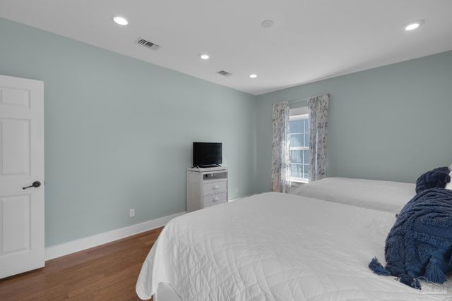 1497 Seaside Cir, Navarre Beach, FL 32566