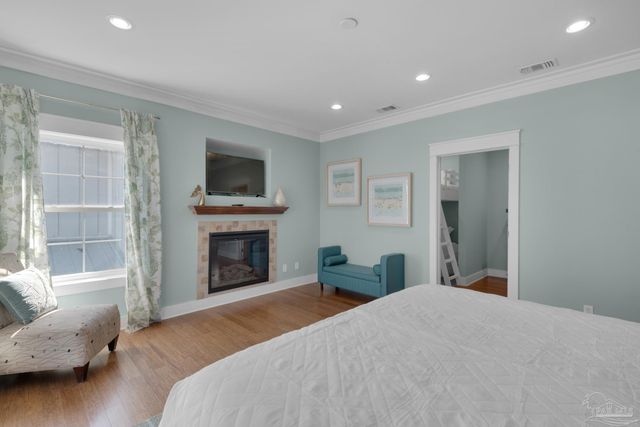 1497 Seaside Cir, Navarre Beach, FL 32566