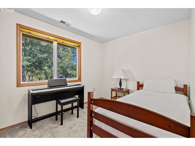 10217 Sw SUSQUEHANNA Dr, Tualatin, OR 97062