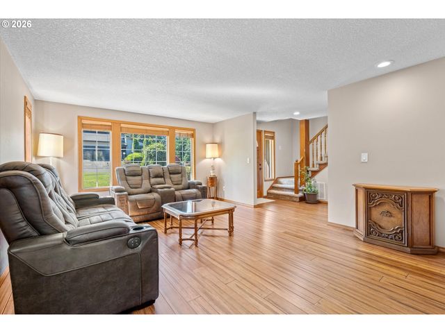 10217 Sw SUSQUEHANNA Dr, Tualatin, OR 97062
