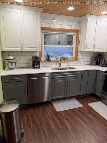 413 Lore Street, St Albans, WV 25177