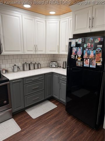 413 Lore Street, St Albans, WV 25177