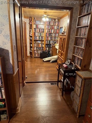 413 Lore Street, St Albans, WV 25177