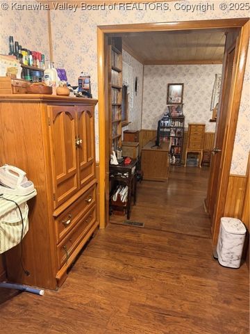 413 Lore Street, St Albans, WV 25177