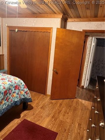 413 Lore Street, St Albans, WV 25177