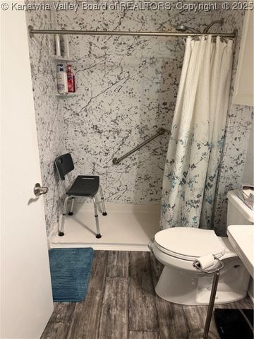 413 Lore Street, St Albans, WV 25177