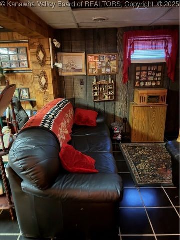 413 Lore Street, St Albans, WV 25177