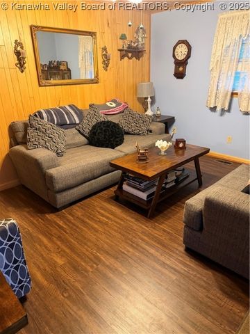 413 Lore Street, St Albans, WV 25177