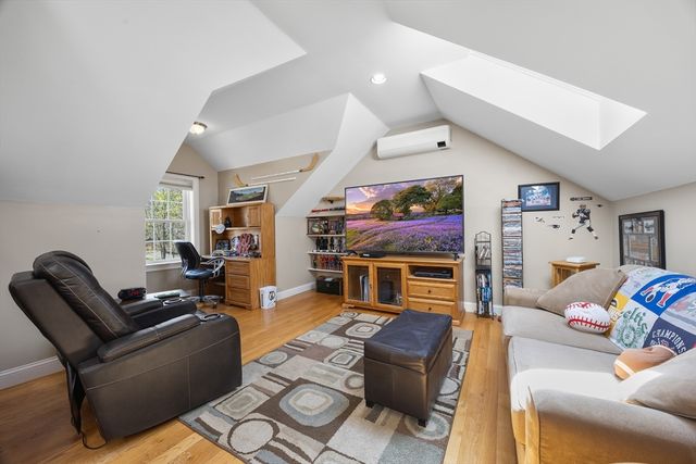 344 Salem St, Lynnfield, MA 01904