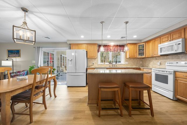 344 Salem St, Lynnfield, MA 01904
