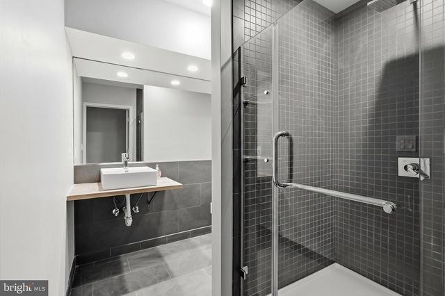 5248 CLIFTON ST, Alexandria, VA 22312