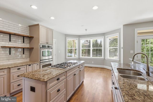 5248 CLIFTON ST, Alexandria, VA 22312