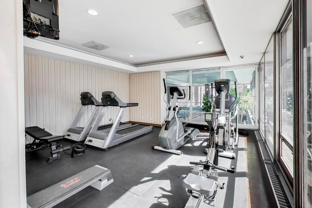 201 E Chestnut Street 3A, Chicago, IL 60611
