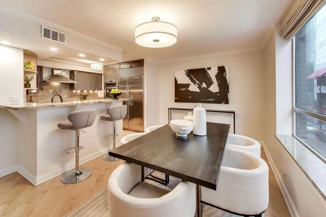 201 E Chestnut Street 3A, Chicago, IL 60611
