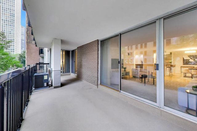 201 E Chestnut Street 3A, Chicago, IL 60611