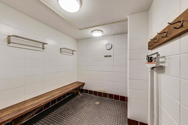 201 E Chestnut Street 3A, Chicago, IL 60611