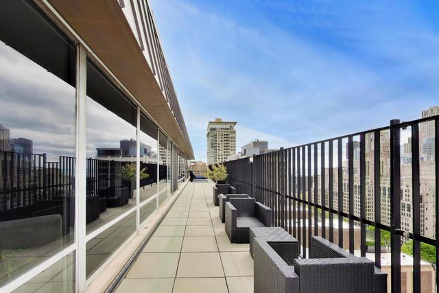 201 E Chestnut Street 3A, Chicago, IL 60611