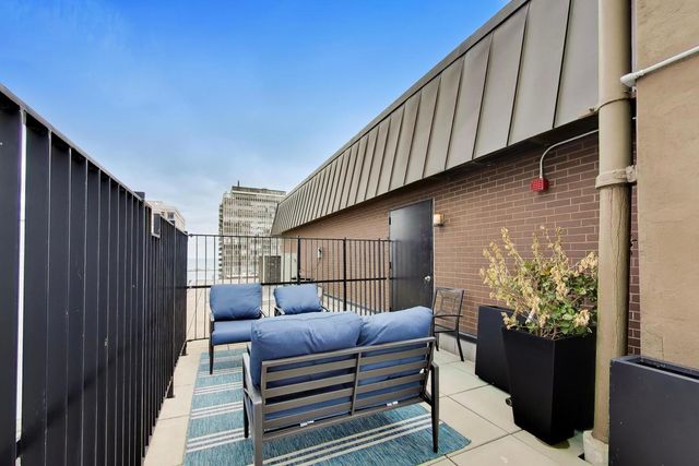 201 E Chestnut Street 3A, Chicago, IL 60611