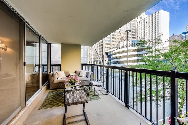 201 E Chestnut Street 3A, Chicago, IL 60611