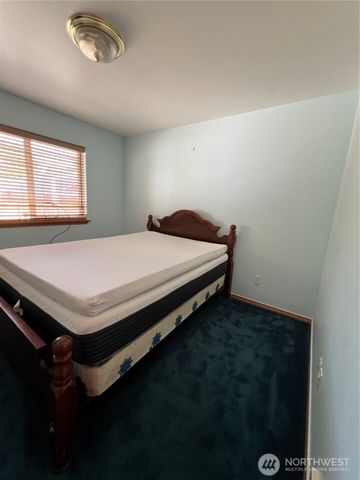 878 Mount Olympus Avenue SE, Ocean Shores, WA 98569