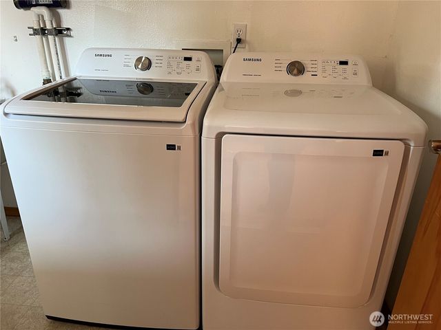 878 Mount Olympus Avenue SE, Ocean Shores, WA 98569