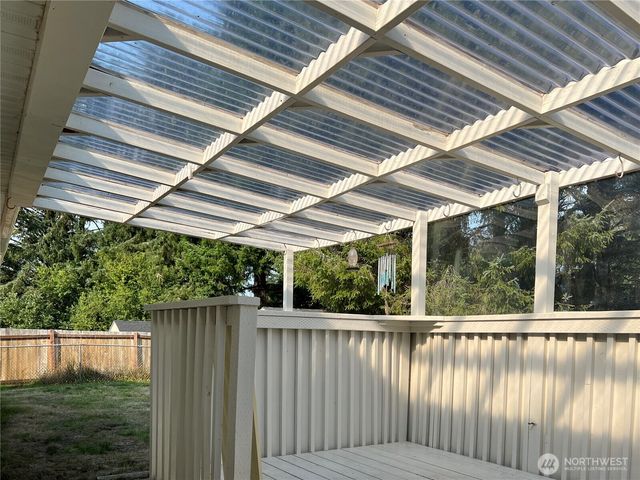 878 Mount Olympus Avenue SE, Ocean Shores, WA 98569