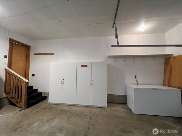 878 Mount Olympus Avenue SE, Ocean Shores, WA 98569