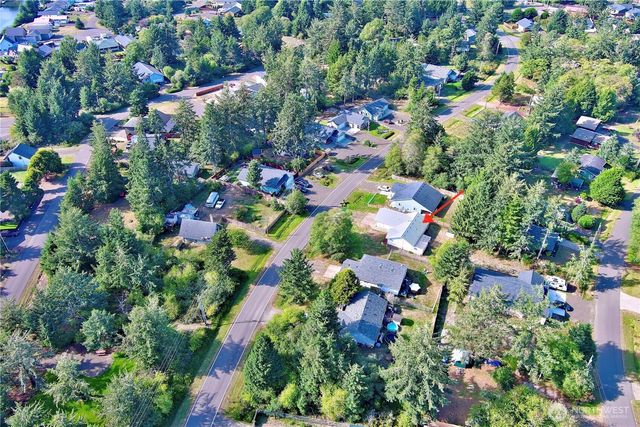 878 Mount Olympus Avenue SE, Ocean Shores, WA 98569