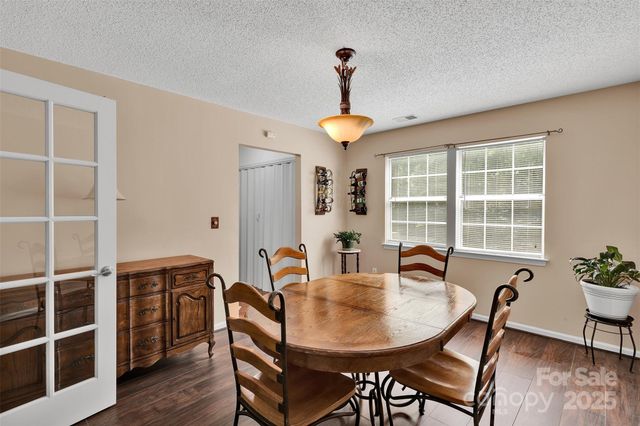 11219 Kempsford Drive, Charlotte, NC 28262