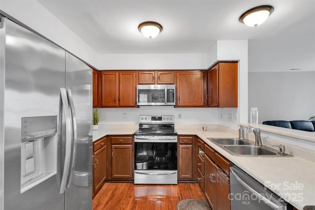 11219 Kempsford Drive, Charlotte, NC 28262