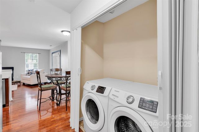 11219 Kempsford Drive, Charlotte, NC 28262